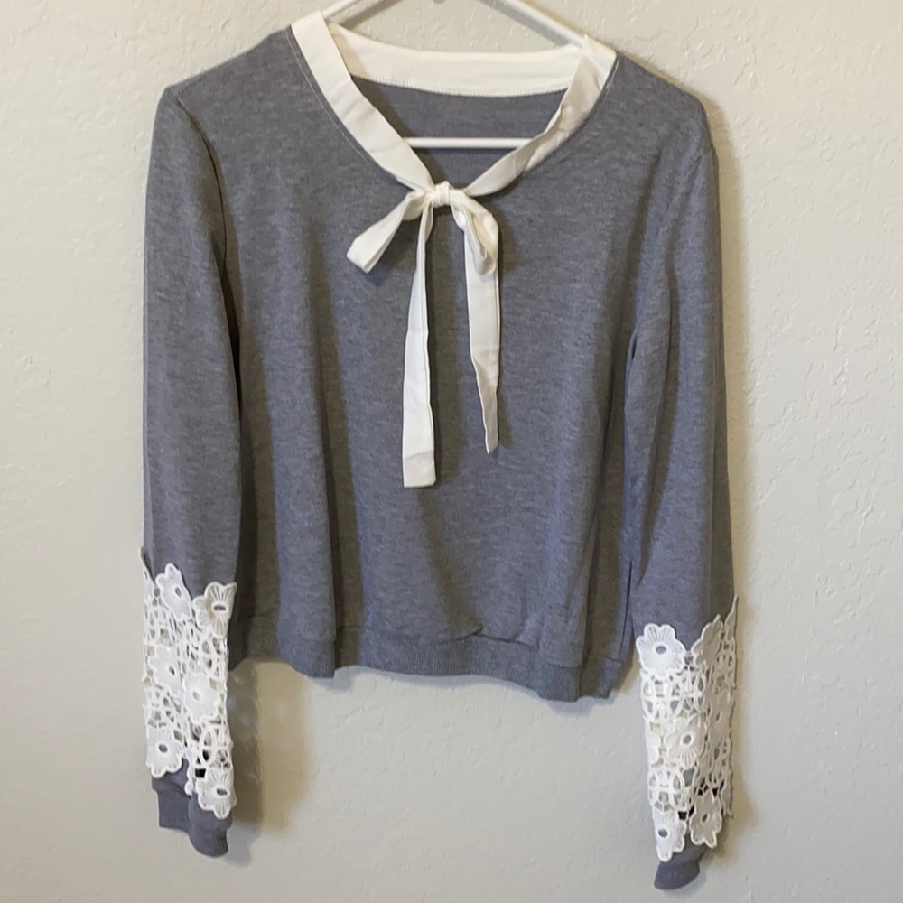 SHEIN women’s long sleeve sweater shirt (Size L)
